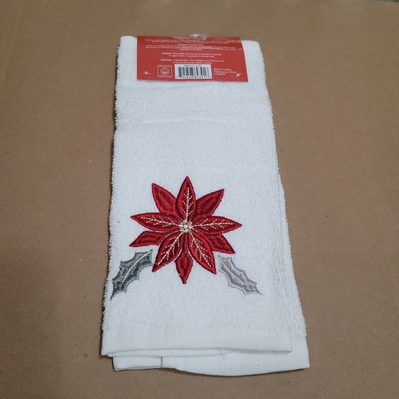 Embroidery hand towels Poinsettia - Picture 2 of 3
